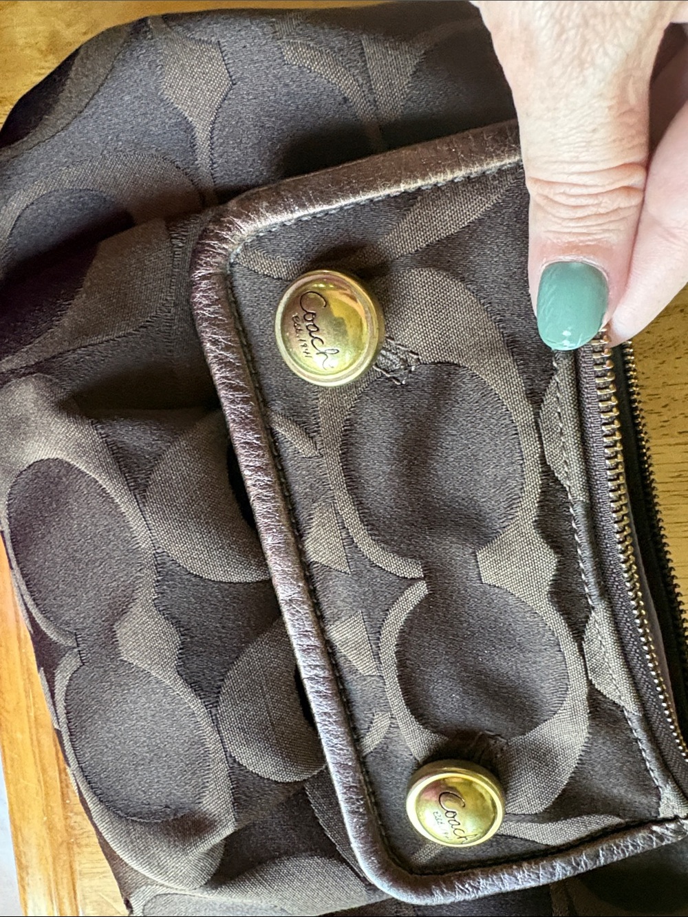 Coach 2009 Brown Signature Shoulder Bag - Picture 7 of 7